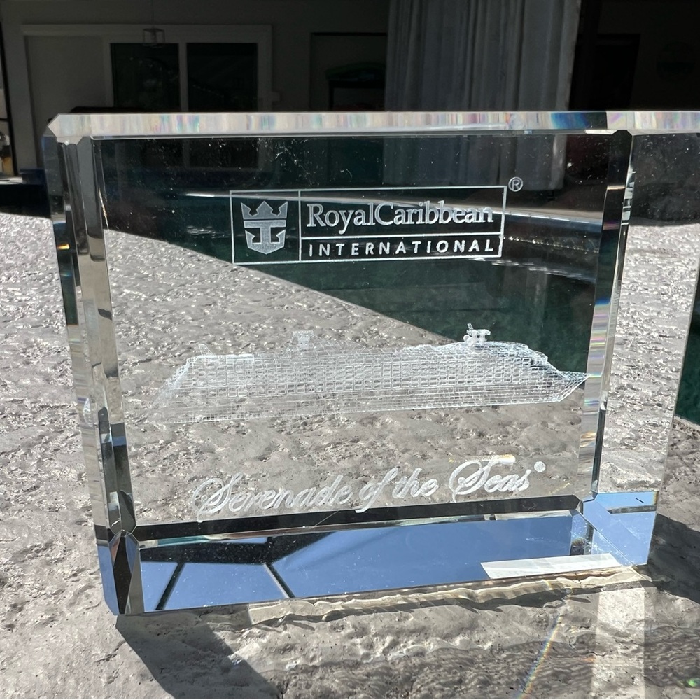 SERENADE of the Seas Royal Caribbean Crystal block ship model - Picture 10 of 14